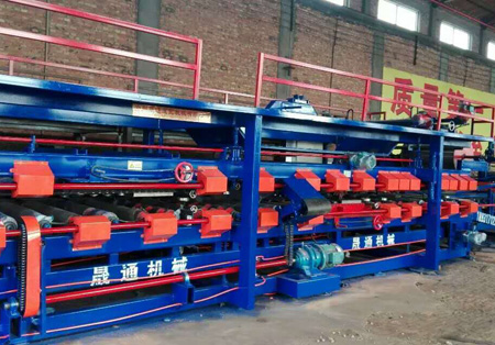 彩鋼復(fù)合機(jī)
